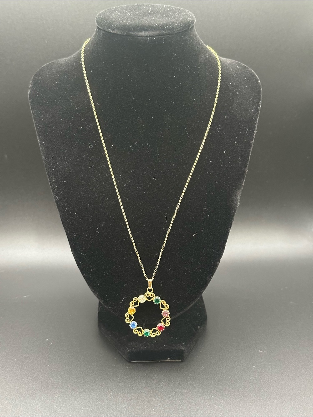 Vintage Gold-Tone Multicolor Wreath Pendant on Chain Necklace - Women’s Jewelry